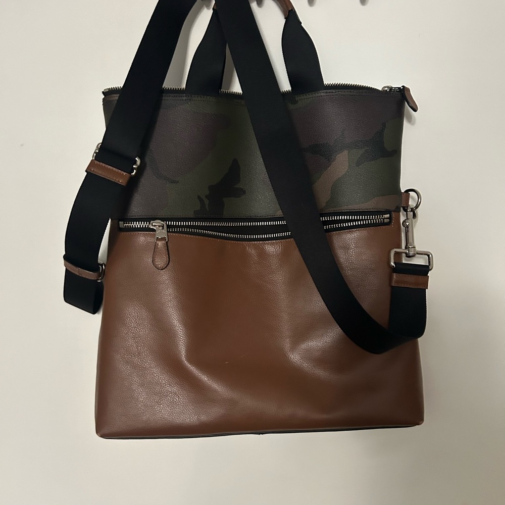 Coach Charles fold over leather bag - Picture 4 of 13